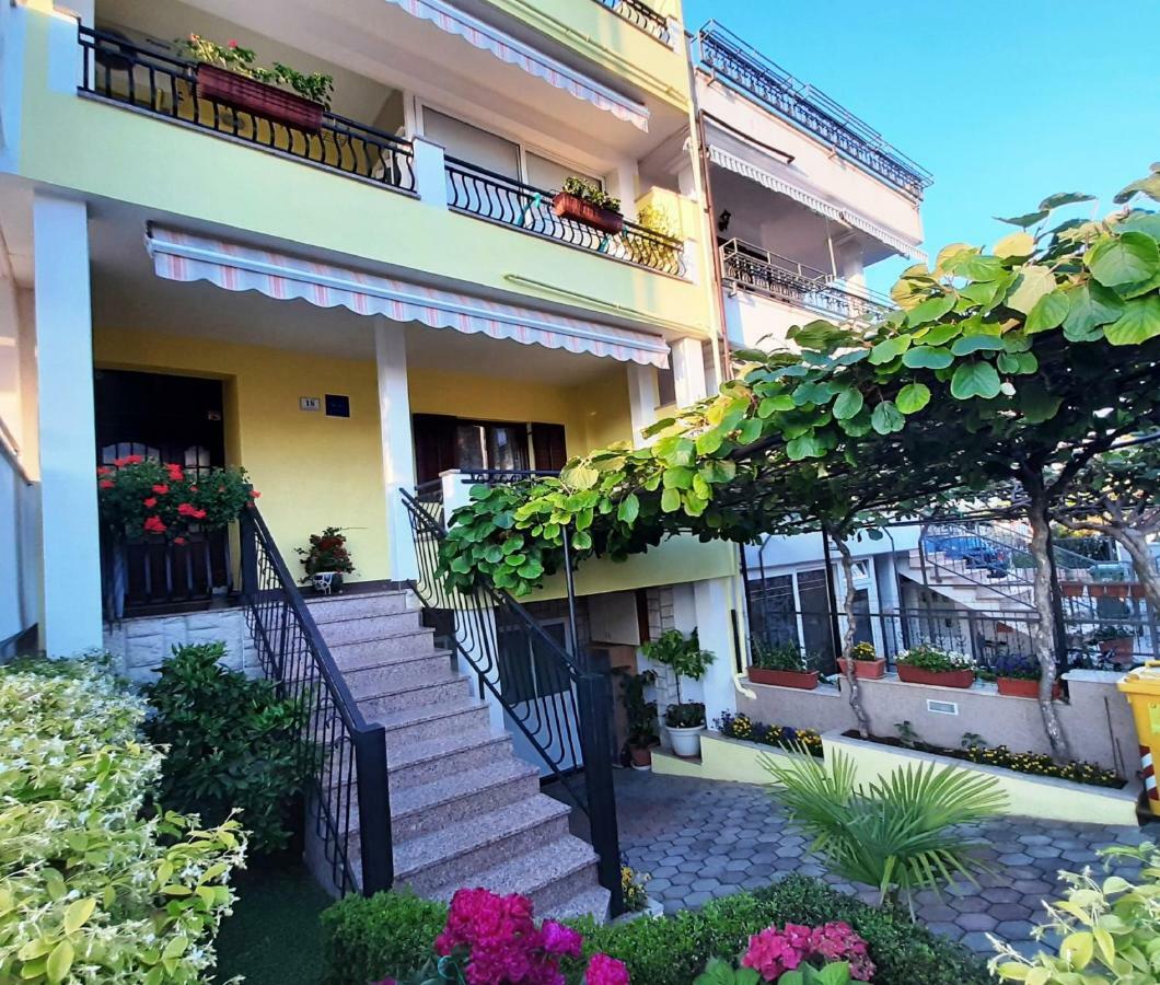 Paradise Beach Apartments Rovinj Exteriör bild