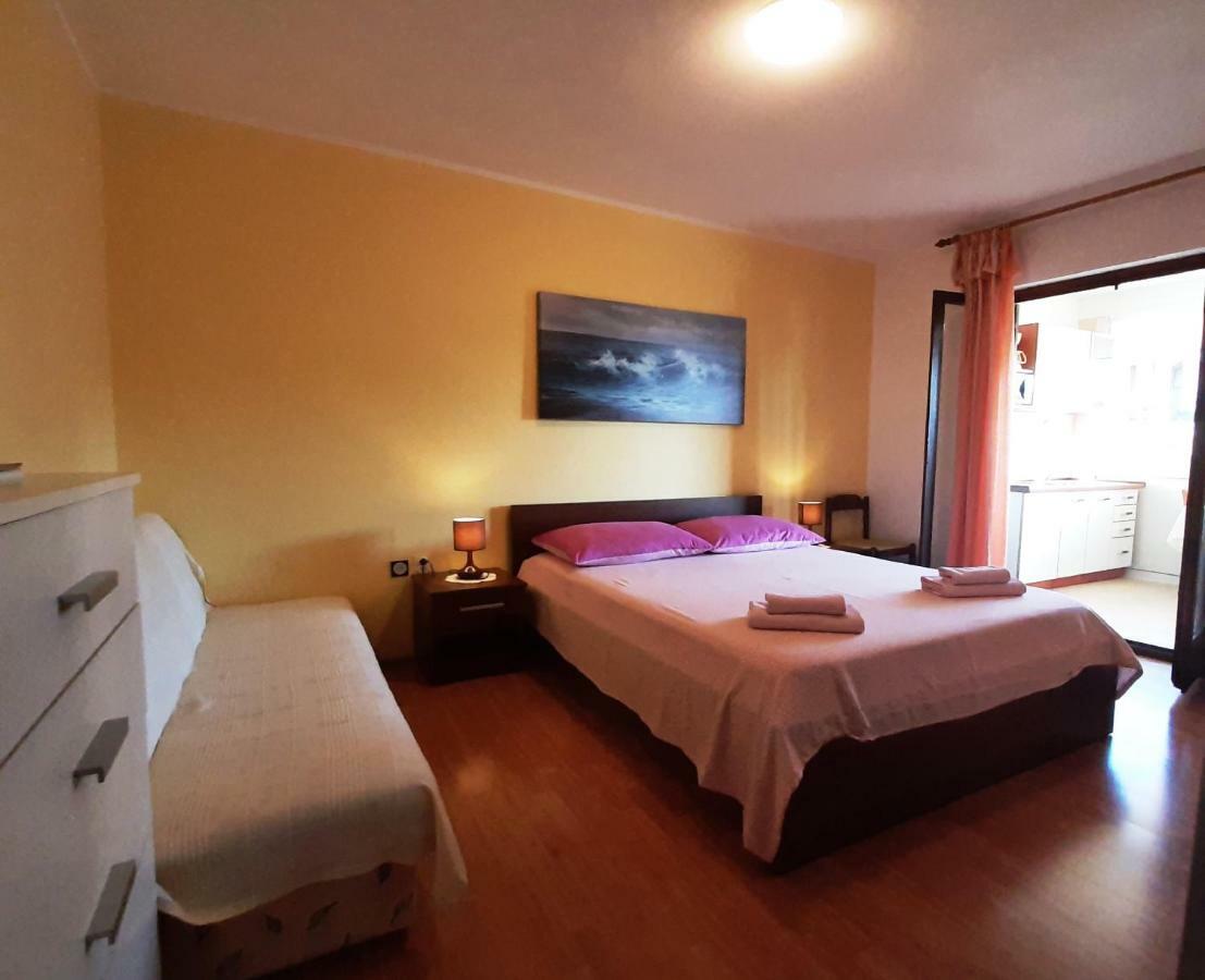 Paradise Beach Apartments Rovinj Exteriör bild